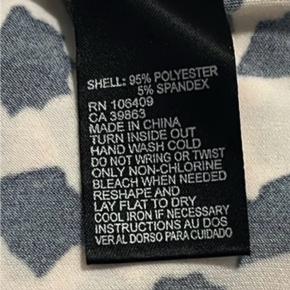 Catherine Via Modena Black & White Abstract Print Faux Wrap Dress - Size Small - Picture 9 of 9